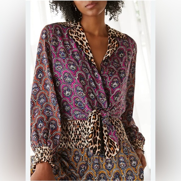Anthropologie Tops - Anthropologie Patterned long sleeves paisley print and leopard collar Top size M